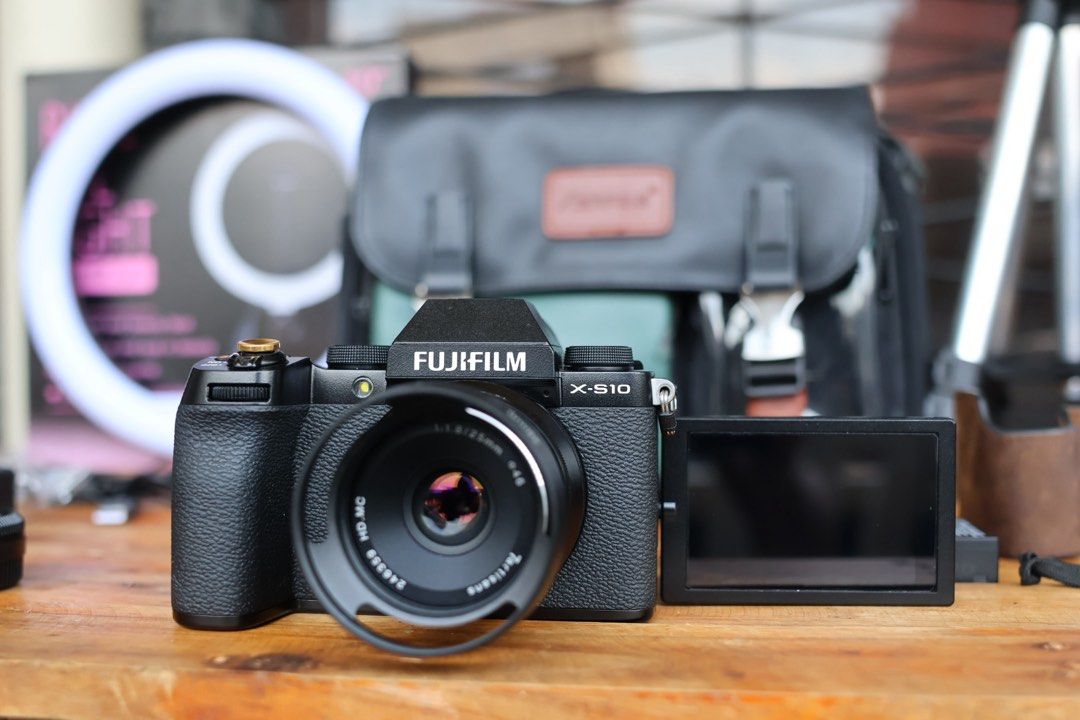 FUJIFILM X-S10 MIRRORLESS CAMERA (Category: Cameras) located in Manila. Submitted by lenascamera (Listing ID 1446083780, Image 2). Description: NOTE: Sa dami po ng message na natatangap ko, naka hold napo ang Mga message hindi napo ako makapag reply pero na babasa ko kaya hanggat maari mag direct na kayo sa page ko sa facebook Lena’s camera para makareply ako agad salamat. FUJIFILM X-S10 MIRRORLESS CAMERA Price: ₱55,000 Condition: Almost New Good
