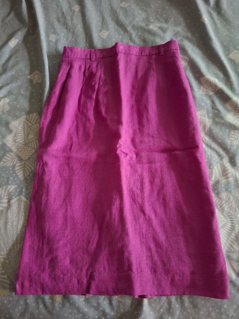 Fuschia straight linen midi skirt (Category: Skirts) located in Pasig City. Submitted by keekeedee (Listing ID 1446022814, Image 3). Description: pencil skirt Below the knee back button and zipper with belt loops Fully lined with overlap back slit Length: 25” waistline: 27" 100% linen Imported.
