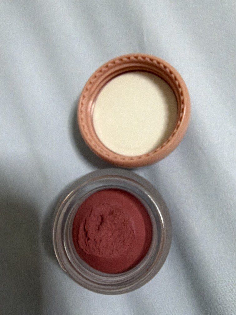 FWEE CHEEK AND LIP MOUSSE (Category: Makeup) located in Quezon City. Submitted by bloompicks (Listing ID 1446097622, Image 3). Description: Used once only with a brush Shade ND03 Without .