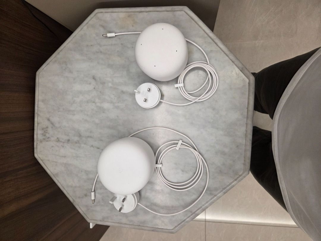 Google Nest Wifi (H2D) x2 — mesh set, SG plugs