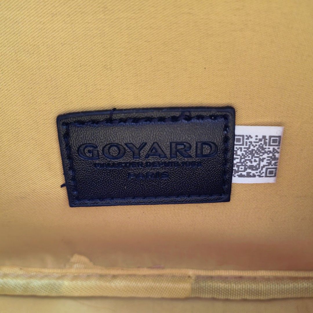 Goyard CapVert Crossbody Bag Black (Category: Sling Bags) located in Pasig City. Submitted by j.ownerss (Listing ID 1446060405, Image 3). Description: FOR SALE‼️ GOYARD CAP VERT CROSSBODY BAG‼️ ₱800 ONLY Black in color Crossbody/Sling Bag With Box With Dustbag Condition: Brand new Pickup: Allegra Garden Place Pasig Delivery via lalamove courier, strictly payments first thru GCash or MariBank Can also do via J&T courier DM if interested‼️.