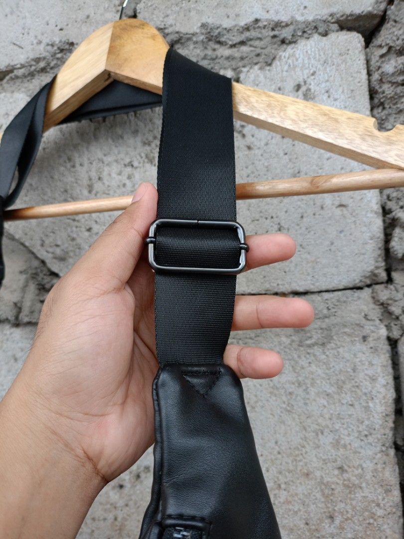 Guess Black & White Diagonal Stripe Waist Bag (Category: Luxury Bags & Wallets) located in Manila. Submitted by robco (Listing ID 1446133346, Image 3). Description: - Authentic Guess waist bag - Color: Black with white diagonal stripes - Embossed Guess logo - Secure top zipper closure - Adjustable strap with buckle for a comfortable fit - Interior zipper pocket for added security - Ideal for carrying your essentials on the go 500 +sf.