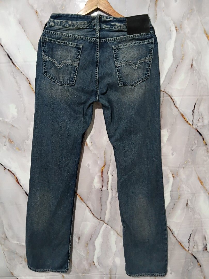 GUESS STRAIGHT JEANS W32 L43 (Category: Jeans) located in General Mariano Alvarez. Submitted by adonid (Listing ID 1445987362, Image 2). Description: GUESS STRAIGHT JEANS ORIGINAL GUESS STRAIGHT JEANS NORMAL SIGN OF USAGE ONLY NO ISSUE W32 L43.