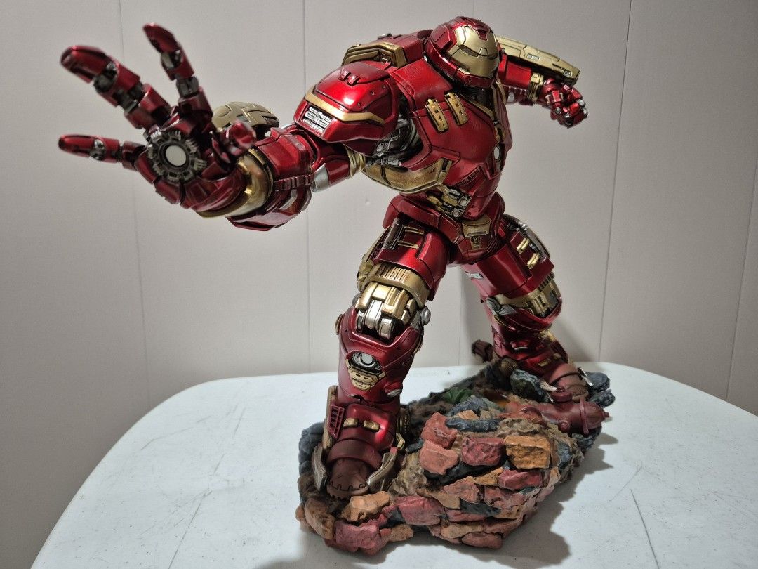 Hulkbuster - Iron Studios 1/10 (Category: Figurines & Statues) located in Muntinlupa City. Submitted by royalstar-4914 (Listing ID 1446022627, Image 2). Description: Iron Studios 1/10 Hulkbuster - The Infinity Saga Rare and highly collectible! Statue is in almost pristine condition, no paint chips, cracks, scratches nor broken parts. Well kept inside my glass cabinet since Day 1 in a pet and smoke free environment. Complete with Brown Box and Art