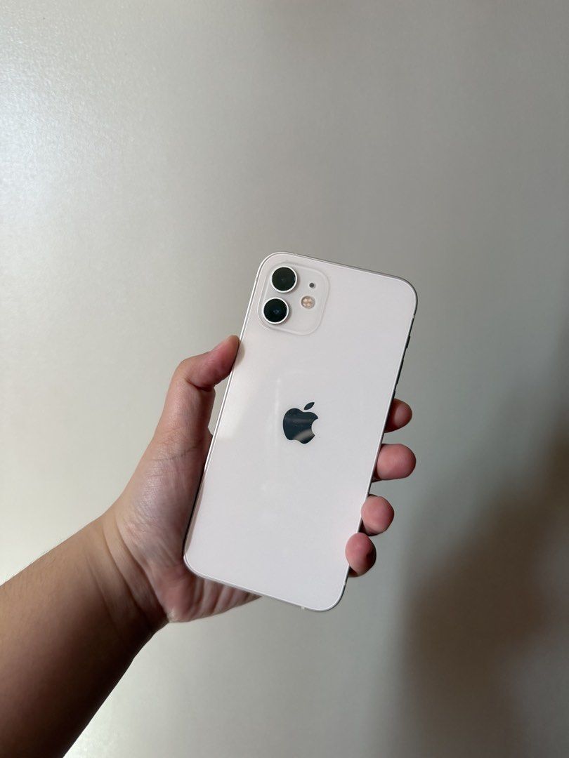 Iphone 12 White 64GB (Category: iPhone 12 Series) located in Dinalupihan. Submitted by toshkeii (Listing ID 1446036394, Image 1). Description: - Iphone 12 64GB - Sim Locked Smart - 76% Battery Health - No flaws or issues - No swap (don’t message pls if you intend to swap) - Meet up only, LRT 1 Vito Cruz (I can adjust if location is doable on my end).