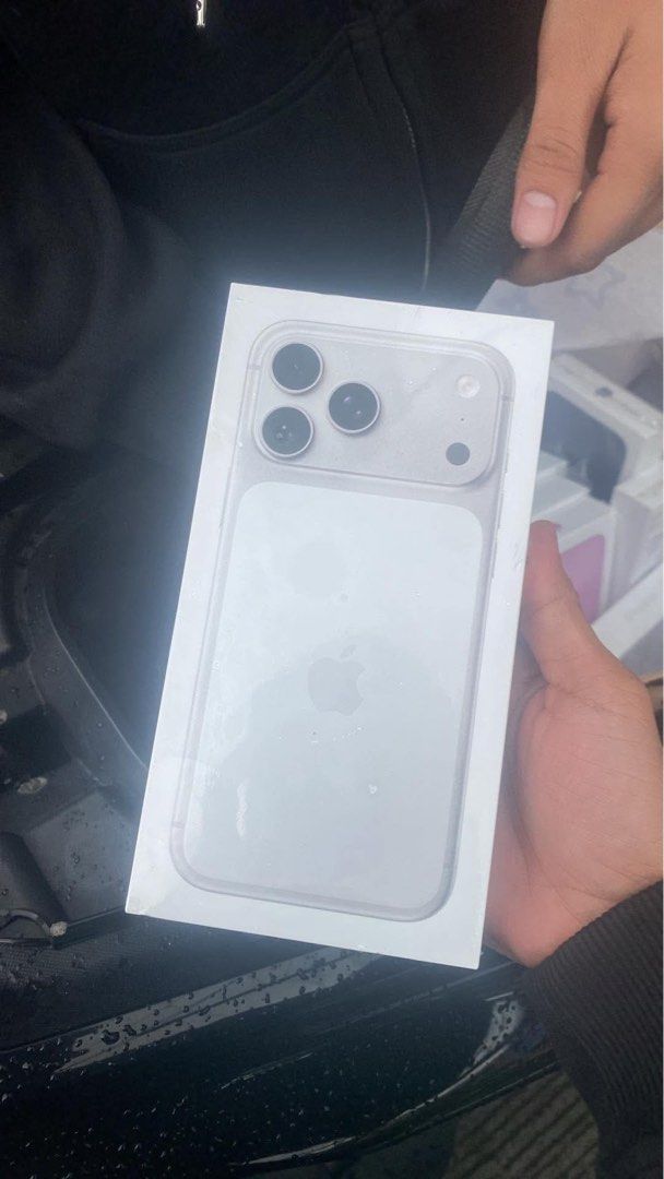 IPhone 17 Promax Brand New Sealed (Category: iPhone 17 Series) located in Manila. Submitted by diogenes.gerero (Listing ID 1446086983, Image 1). Description: Cod or meetup.