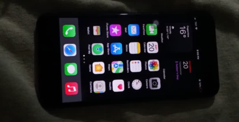 iphone 7 plus (128 gb) (Category: iPhone 7 Series) located in Manila. Submitted by angel_reyes (Listing ID 1446124534, Image 2). Description: iphone 7 plus 88 batt health (orig) 128 gb home button working issue: hindi po nag w-work yung power button.