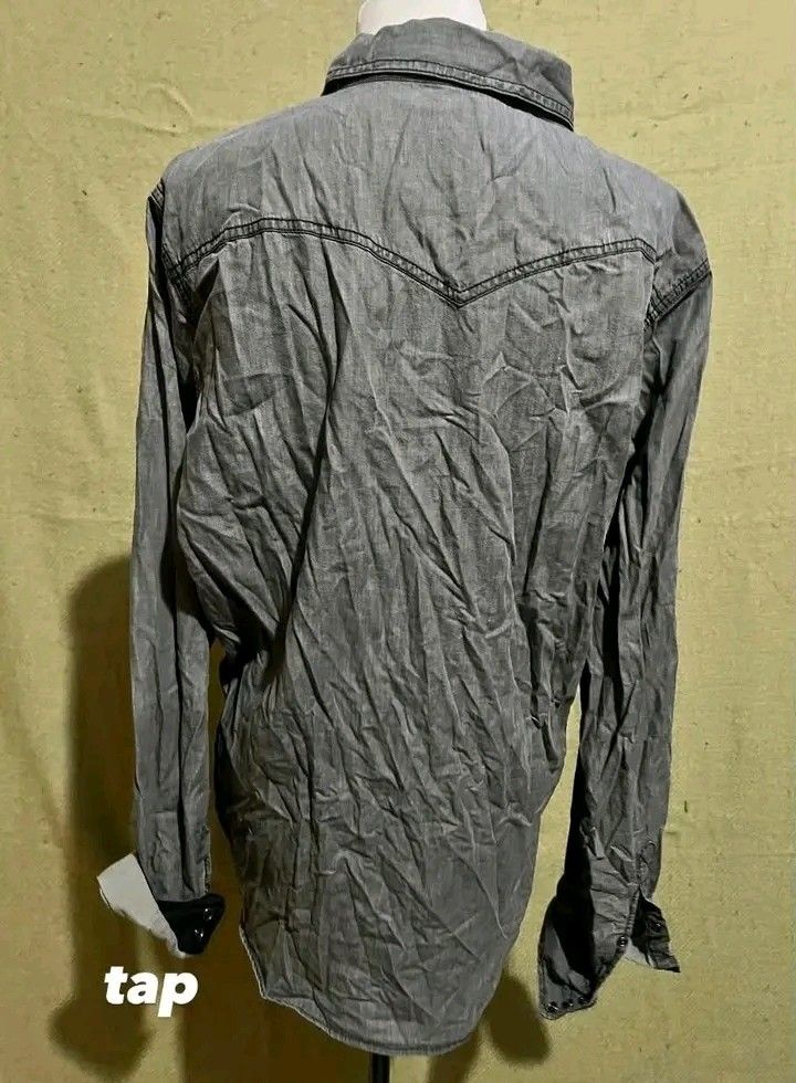 Jacket (Category: Coats, Jackets and Outerwear) located in Manila. Submitted by rubymielbona (Listing ID 1446005457, Image 3). Description: .