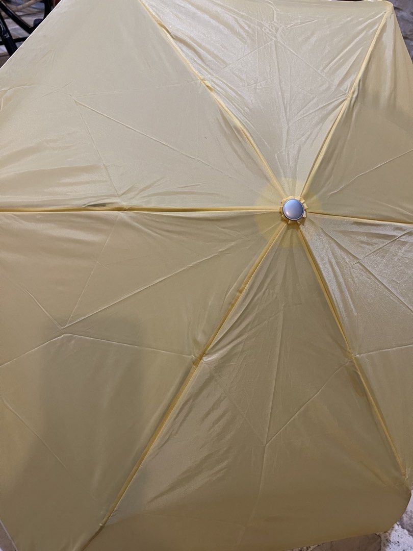 Japan sourced umbrella (Category: Umbrellas) located in San Fernando. Submitted by japansurpluselyu (Listing ID 1446101950, Image 2). Description: .