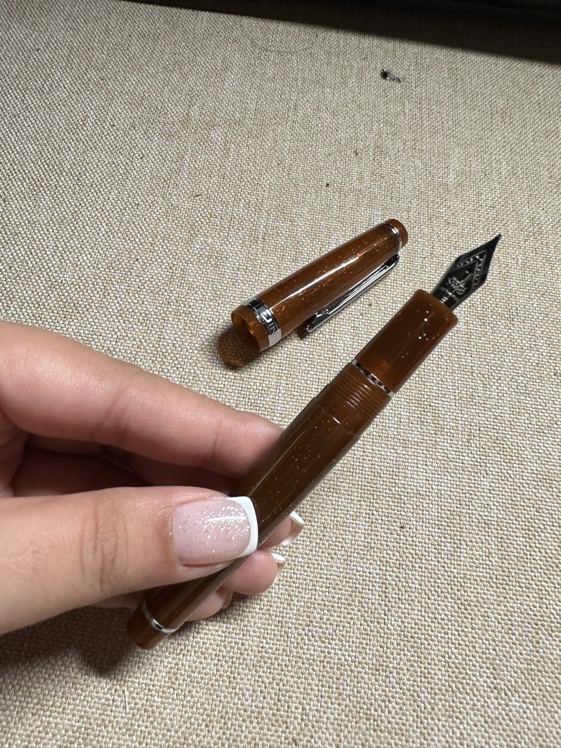 Jinhao 82 Fountain Pen (Category: Stationery & School Supplies) located in Quezon City. Submitted by jigarcia__ (Listing ID 1446030810, Image 3). Description: Fine Nib Bought it at Fully Booked last June 21 only for 379 pesos as I remember..