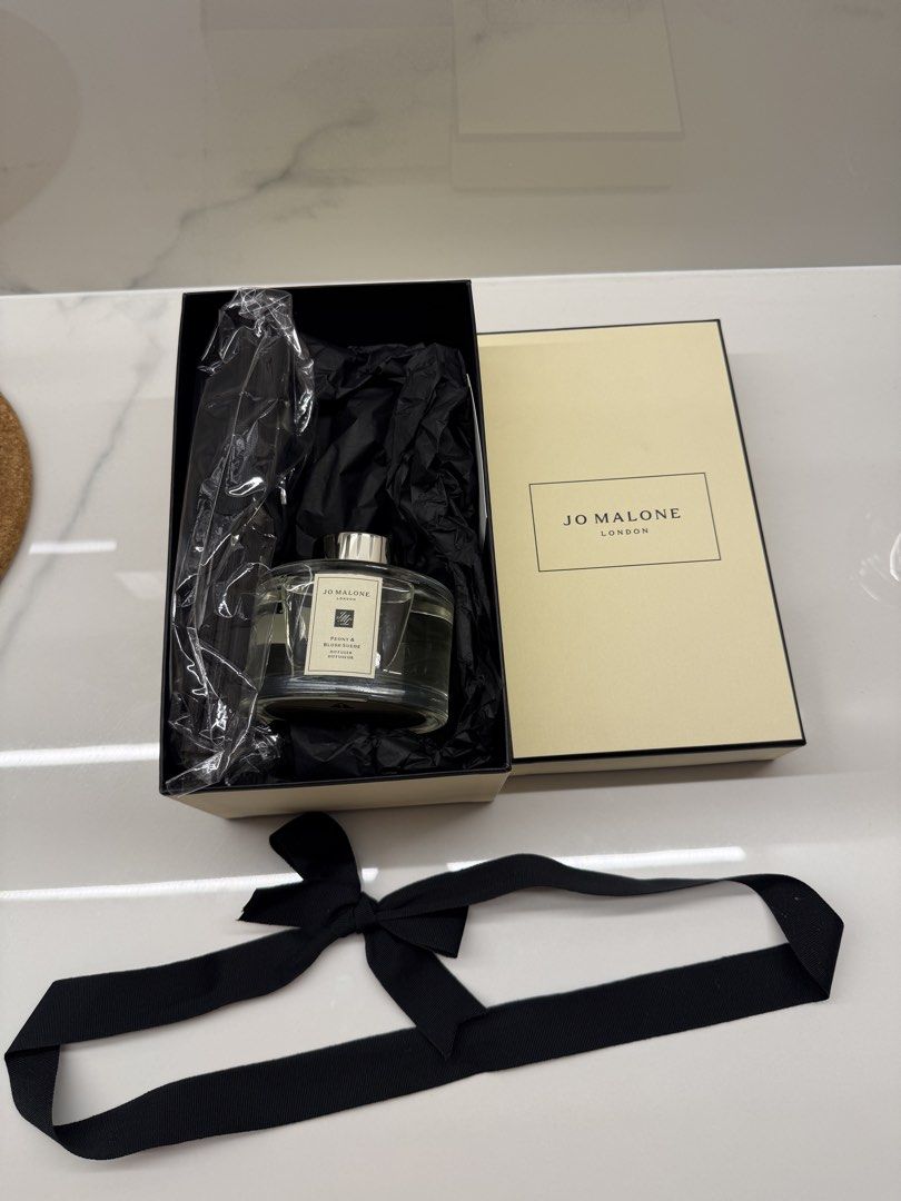 Jo Malone Diffuser (Category: Home Fragrance) located in Subang Jaya. Submitted by yoloimjan (Listing ID 1446090927, Image 1). Description: - Jo Malone London diffuser - Scent: Peony & Blush Suede - Comes in original box with ribbon - Packaging is intact - Ideal for home scenting.