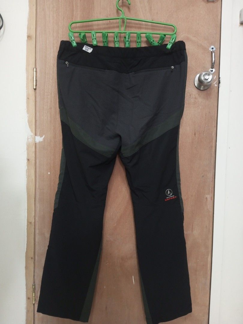 Kolon Sport Technical Expert Hiking Pants (Category: Trousers) located in Gasan. Submitted by AngeliqueKaye (Listing ID 1446028276, Image 3). Description: - Kolon Sport Technical Expert Series Pants - Stylish black and grey color blocking - Comfortable elastic waistband with adjustable drawstring - Secure zipped pockets on back and sides - Made with durable material, perfect for outdoor adventures.