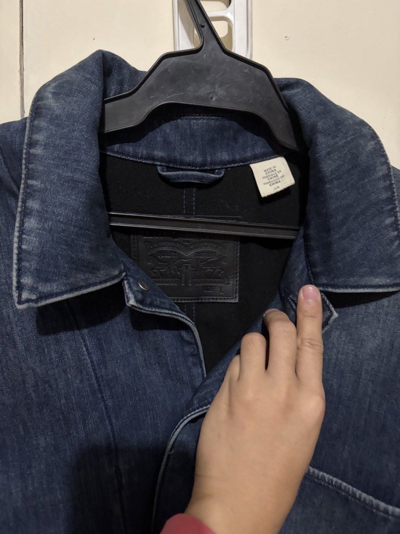 Levi's Japanese Engineer’s Jacket 31 length, 29width (Category: Coats, Jackets and Outerwear) located in Manila. Submitted by wiseearth.075b2f (Listing ID 1446017310, Image 2). Description: - Classic Levi's Japanese Engineer’s Jacket - ₱1765 - Dark blue denim wash -100% legit -Dimension 31 length 23 width - Button-up front - Multiple pockets for convenience - Durable denim material - Ideal for layering - Tag size L/G, fits like a standard large (
