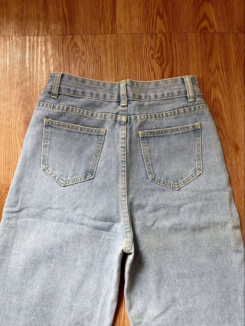 Light Wash Wide Leg Denim Jeans (Category: Jeans) located in Cavite. Submitted by moon_beam_22 (Listing ID 1446037207, Image 2). Description: - Preloved ~ Hard Denim size : 26 length: 37” *color may vary due to lighting* Shipping via orange app/j&t .