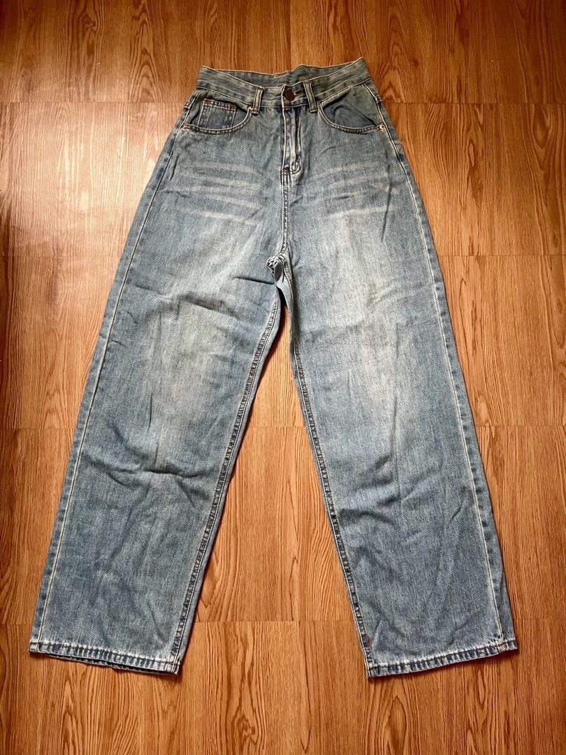 Light Wash Wide Leg Denim Jeans (Category: Jeans) located in Cavite. Submitted by moon_beam_22 (Listing ID 1446039199, Image 1). Description: Preloved ~ Hard Denim size : 26 length: 42” *color may vary due to lighting* Shipping via orange app/j&t .