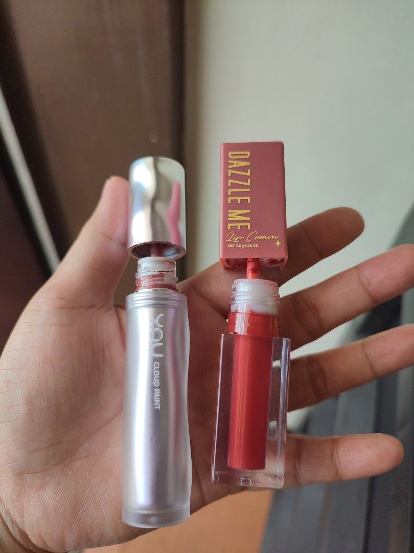 lipstick bundle (Category: Makeup) located in Manila. Submitted by dsanjuansdeclutter (Listing ID 1446026907, Image 3). Description: binili ko ito sa Rob Ermita as mother's Day gift ko sa sarili last month kaso mas Preferred ko pa rin gamitin Avon🤣 kaya im selling it na. nasa 90℅ pa laman nito..
