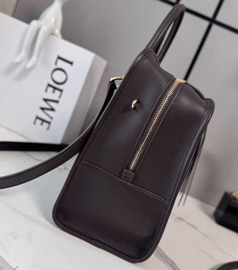 Loewe Amazona 32cm (Category: Luxury Bags & Wallets) located in Quezon City. Submitted by rarebagsfrmjapan (Listing ID 1445776674, Image 3). Description: IMPORTANT PLS READ !!! PERFECT GIFT OR GIVEAWAYS REWARD UR SELF OR LOVE ONES AT LEAST ONCE A YEAR !!! ALL ITEMS ARE FROM ABROAD JAPAN,,DUBAI,,USA ETC 𝐃𝐈𝐒𝐂𝐋𝐀𝐈𝐌𝐄𝐑: we are 𝐧𝐨𝐭 𝐚𝐬𝐬𝐨𝐜𝐢𝐚𝐭𝐞𝐝 𝐰𝐢𝐭𝐡 𝐭𝐡𝐞 𝐛𝐫𝐚𝐧𝐝𝐬 𝐭𝐡𝐚𝐭 𝐚𝐫𝐞 𝐥𝐢𝐧𝐤𝐞𝐝 𝐚𝐧𝐝 𝐬𝐭𝐚𝐭𝐞𝐝 𝐢𝐧 𝐭𝐡𝐢