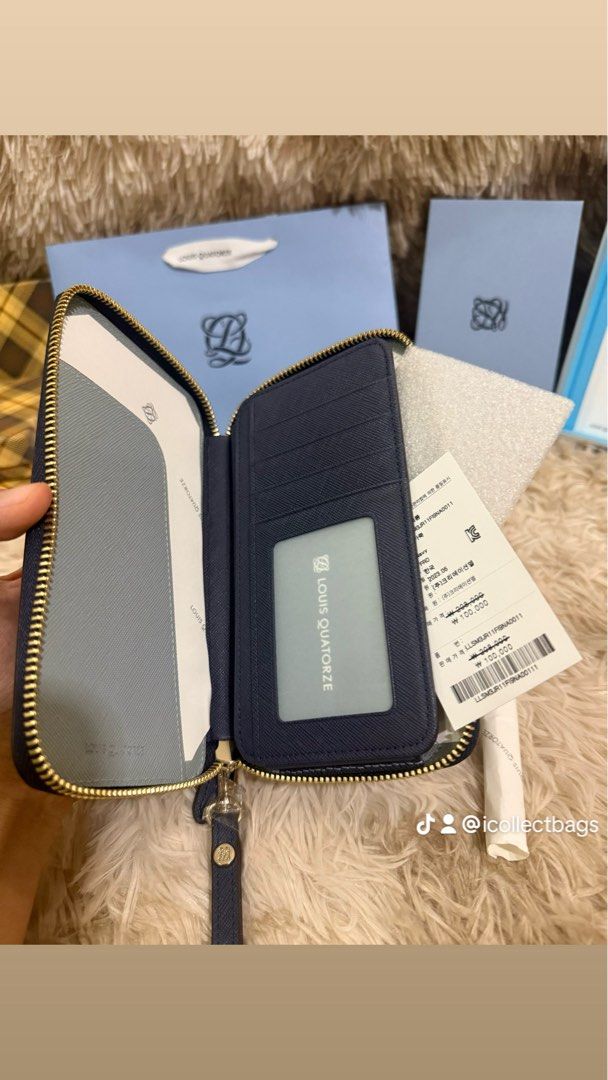 LQ Paris wristlet zippered long wallet (Category: Wallets & Card holders) located in Makati City. Submitted by icollectpo (Listing ID 1446044833, Image 2). Description: .