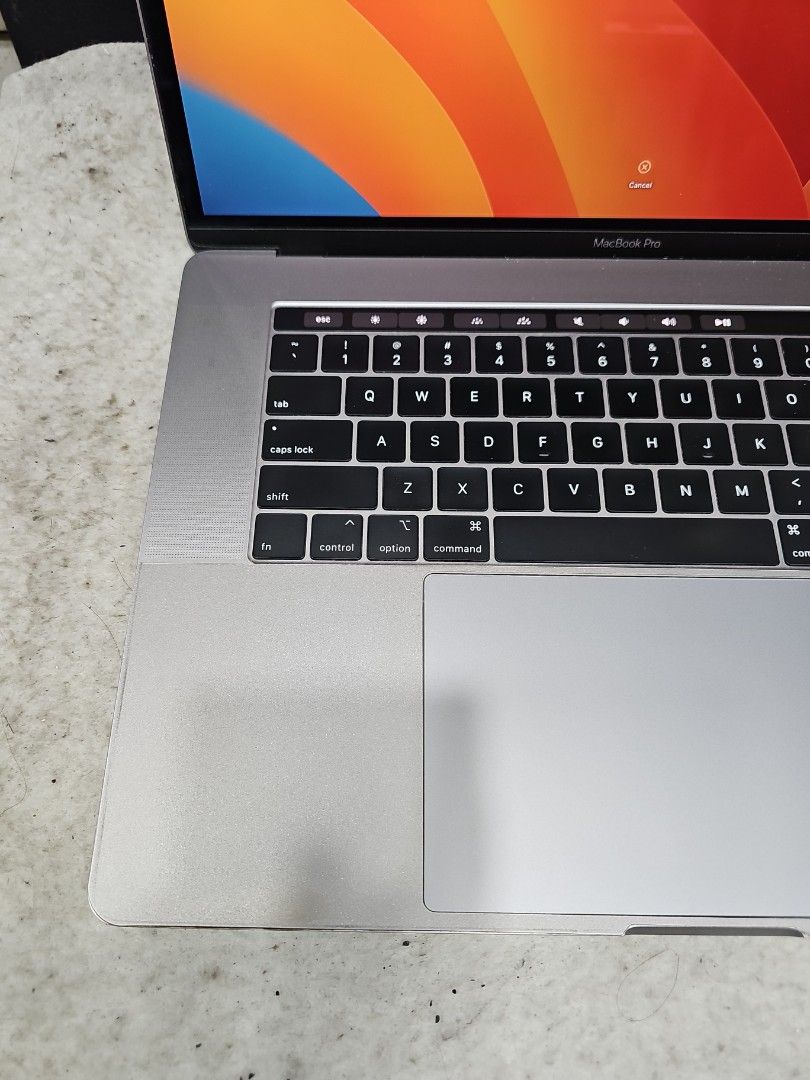 MacBook pro a1990492854492781629441