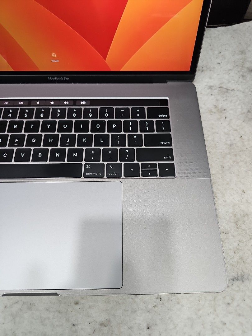 MacBook pro a1990492854492781629442