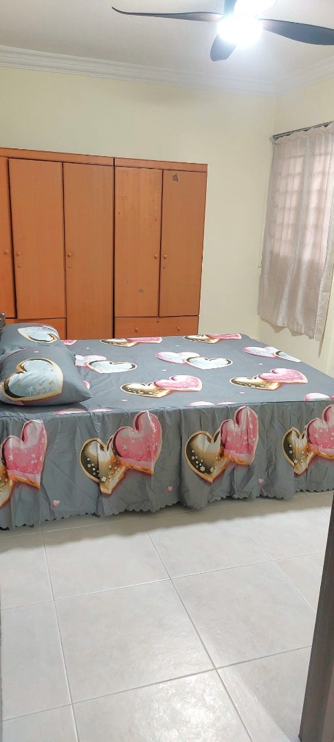(Category: ) located in . Submitted by your_rental_specialist (Listing ID 1446055267, Image 1). Description: .