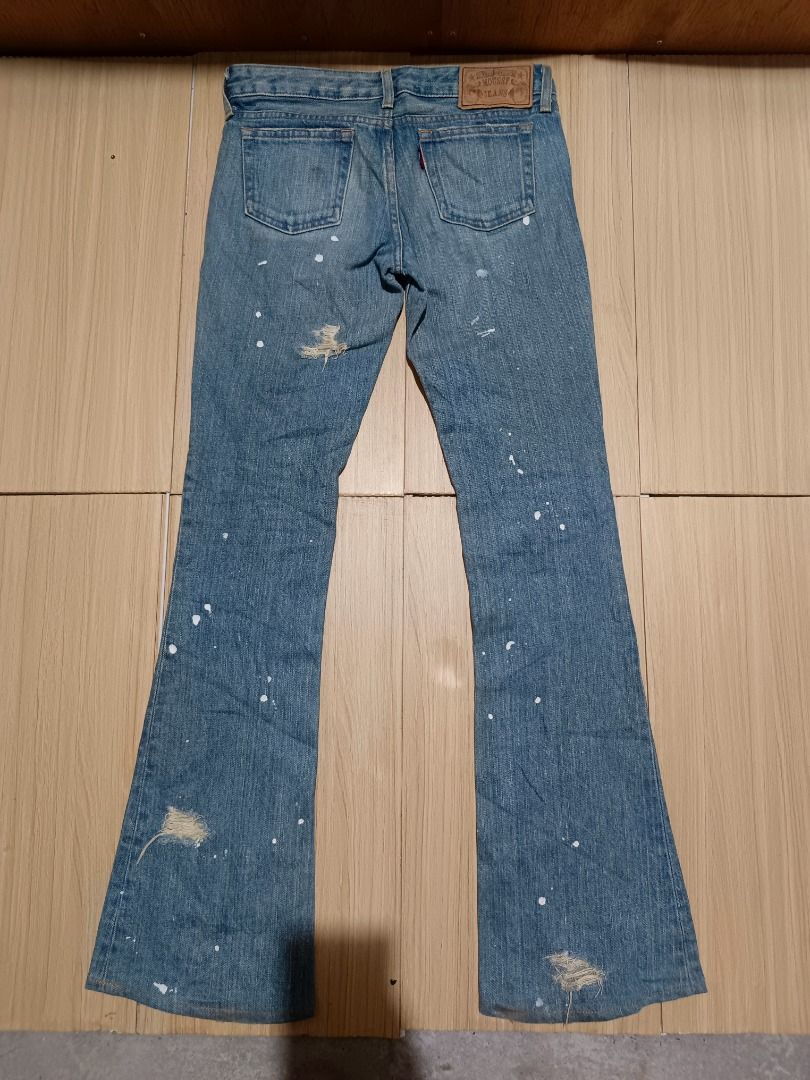 Moussy paint splatter distressed jeans (Category: Jeans) located in Davao. Submitted by plan-b (Listing ID 1446128180, Image 3). Description: Size - 29 Length - 39.