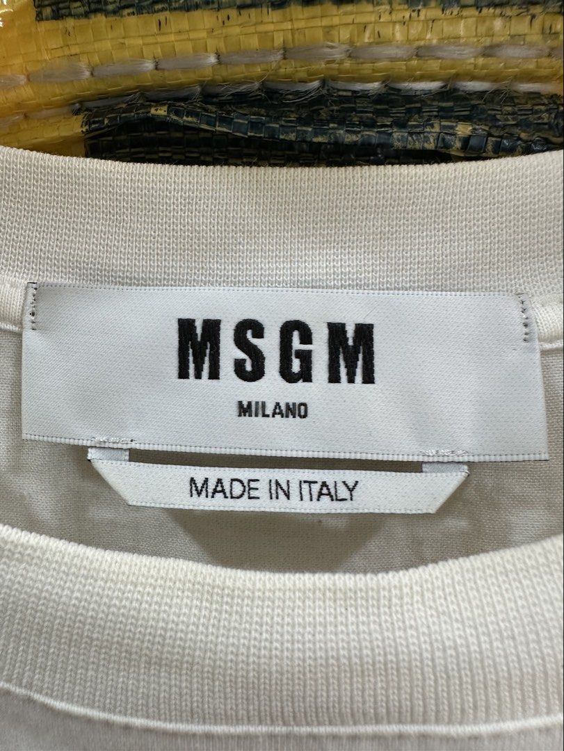 MSGM Blouse (Category: Blouses) located in Baliuag. Submitted by thrift.king.ph (Listing ID 1446092011, Image 3). Description: MSGM Blouse Lightly used condition 👌 MADE IN ITALY 💯 Issue: washable stains check last photos Width: 21 Length: 20 .