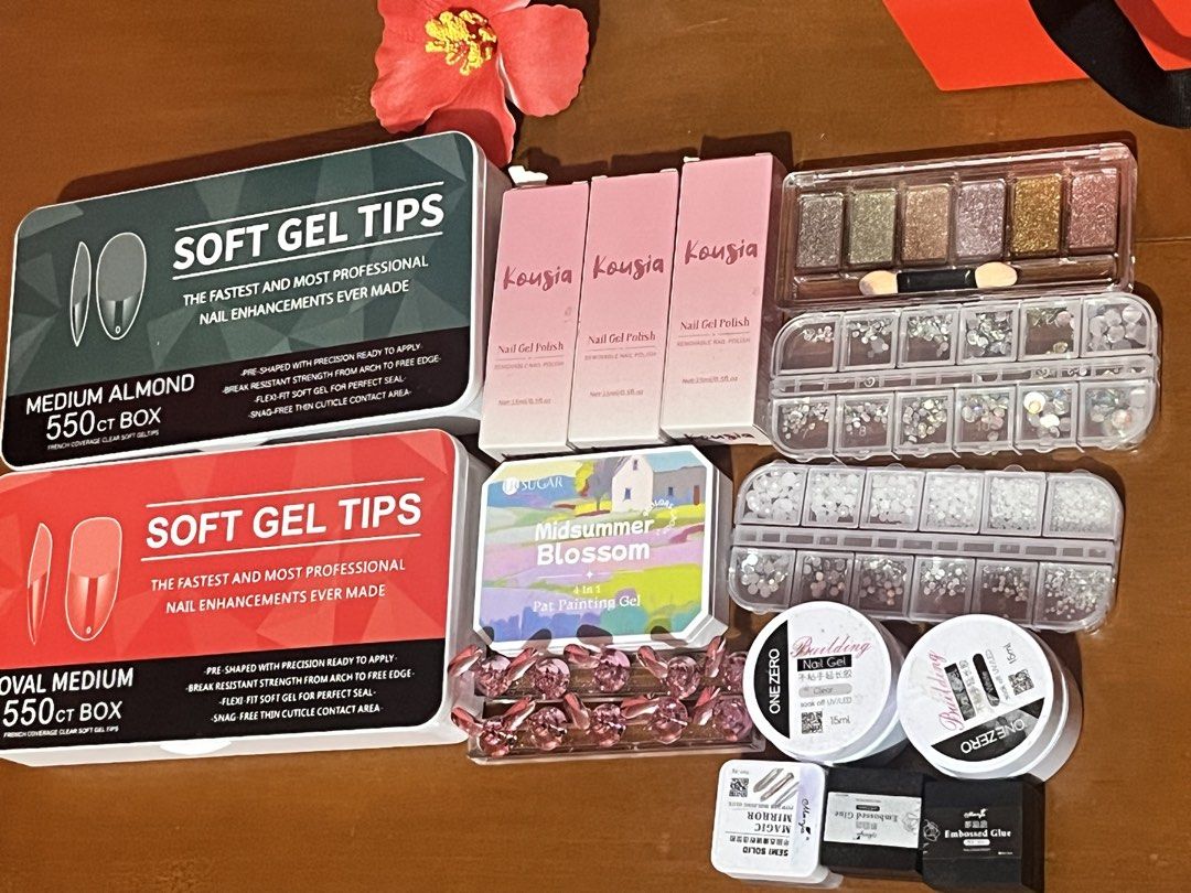 Nail kit set for beginners (Category: Hands & Nails) located in Vigan. Submitted by yuk1noo (Listing ID 1446113576, Image 2). Description: 🛒 Nail kit set for beginners — 58 macaron colors gel nail polish — 6 Modelones Nude moonlight cat eye — Kousia (glass, matte, super base coat) — Soft Gel tips ( Born pretty, Koskoe, Ur sugar) — Uv lamp — and other items in the photo RFS: Hindi ko nagagamit, used twice lang. New hobby sana pero tinatamad ako a