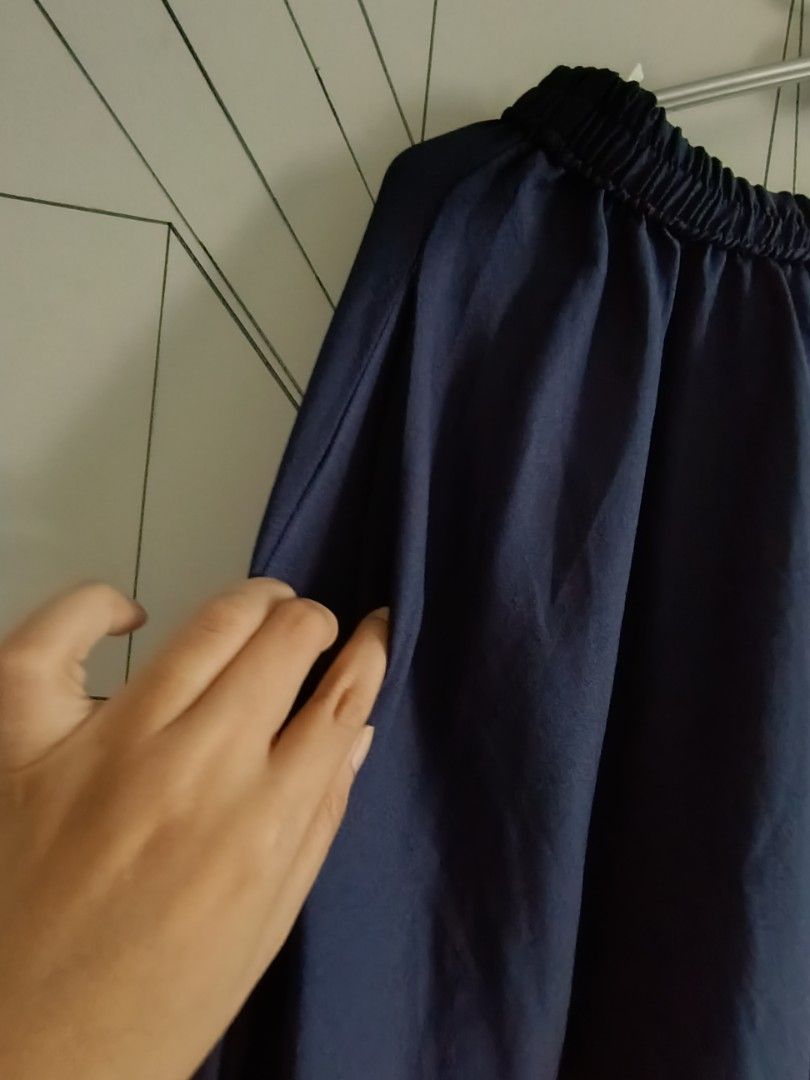 Navy skirt (Category: Bottoms) located in Singapore. Submitted by closetbyboe (Listing ID 1446090708, Image 2). Description: .