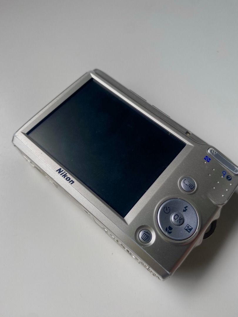 Nikon Coolpix L16 (Category: Cameras) located in Manila. Submitted by simsmods (Listing ID 1446005227, Image 2). Description: Nikon Coolpix L16 Great Budget Digital Camera - Working Flash - Working Zoom - Uses two (2) NiMH Rechargeable batteries Inclusions: ✅ Unit Issues: - Wear and scratches on the camera - Selling as untested due to no compatible battery PM for more information .