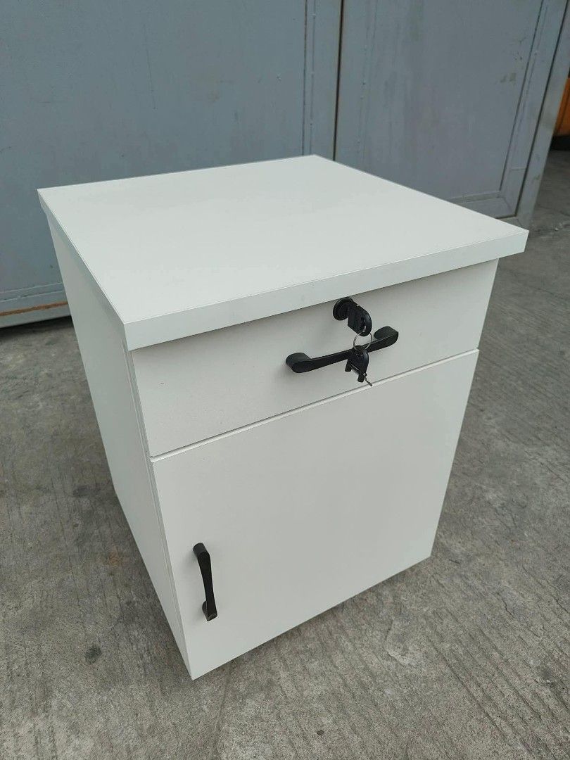 OFFICE DRAWER WHITE with LOCK SIZE: 40*40*57CM (Category: Tables & Sets) located in Marikina City. Submitted by marcobarbado.cloud (Listing ID 1446156889, Image 2). Description: .