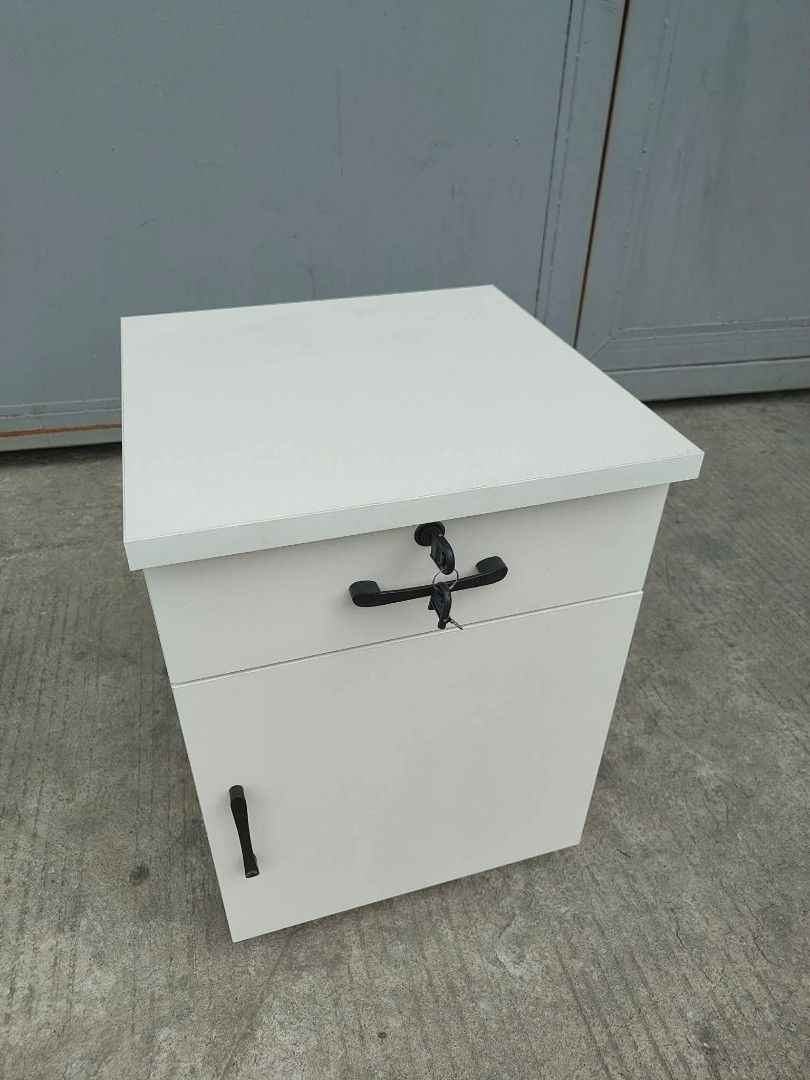 OFFICE DRAWER WHITE with LOCK SIZE: 40*40*57CM (Category: Tables & Sets) located in Marikina City. Submitted by marcobarbado.cloud (Listing ID 1446156889, Image 3). Description: .