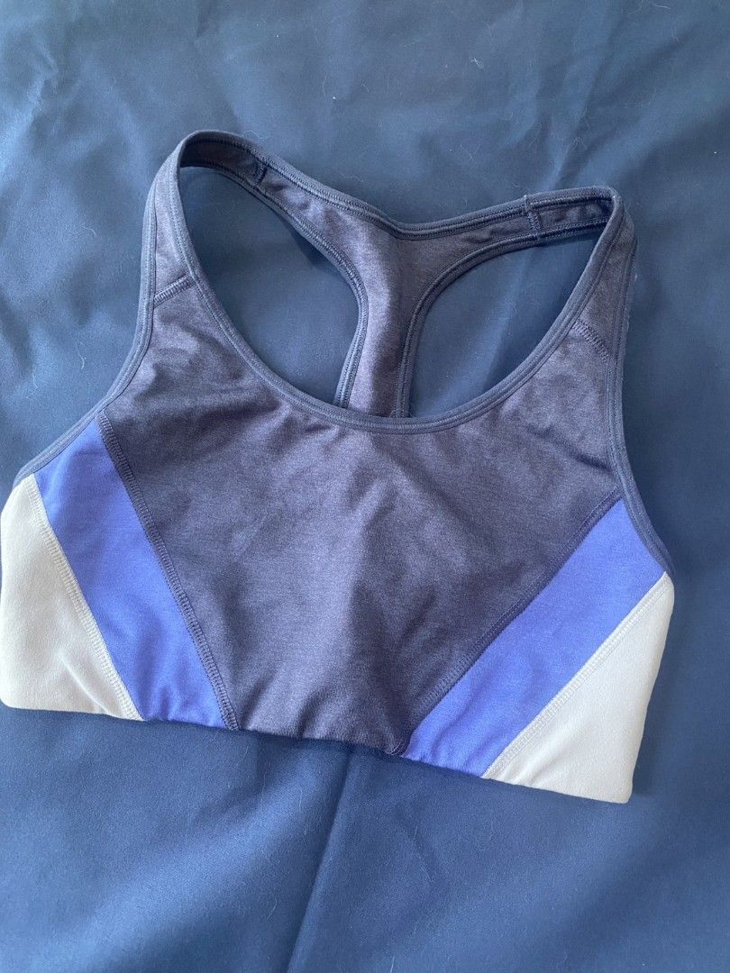 Old Navy Active sports bra (Category: Activewear) located in Tuguegarao City. Submitted by dk_declutters (Listing ID 1446092310, Image 2). Description: - Old Navy Active sports bra made of their Go Dry fabric to keep you cool - Very nice colorblocking of navy blue, light blue, and grey - Ideal for workouts and everyday wear.
