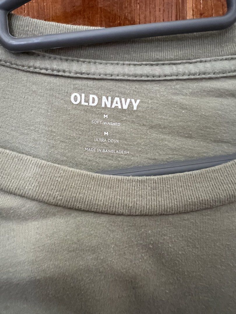 Old Navy Soft-Washed T-Shirt Size M (Category: Tshirts & Polo Shirts ) located in Manila. Submitted by aicalicious (Listing ID 1446039625, Image 3). Description: - Olive green t-shirt from Old Navy - Size: Medium - Material: 100% Cotton Can do meet up or Lalamove .