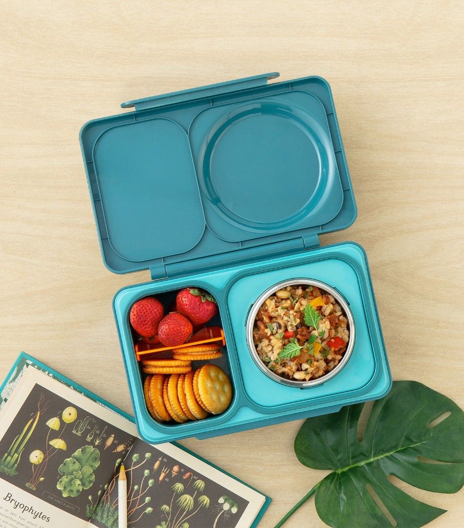 OmieBox® UP Teal Green (Category: Everything Else Others) located in Pasig City. Submitted by pepperoo (Listing ID 1446019579, Image 3). Description: Ideal for 9+ years old (and adults too!) 2 compartments, but larger portions Ice pack included Bigger thermos (12 oz versus 8.5 oz) Removable cooling pack Dishwasher safe tray Name tag Compact Leakproof No handle Leak-proof seal Pack hot and cold together in 1 bento box Divider A Grown Up Thermos Mo