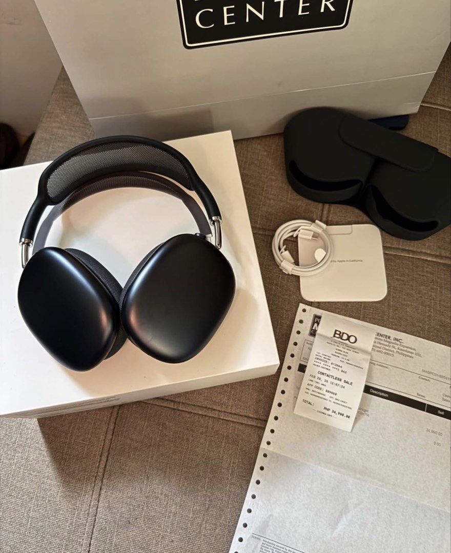 Original Apple AirPods Max 2nd Gen USB C (Category: Headphones & Headsets) located in Mandaluyong City. Submitted by jlm2001 (Listing ID 1446072335, Image 1). Description: - Apple AirPods Max 2nd Gen USB C - Includes original box, and smart case - Rubber Case Included - Purchased from Power Mac Center (receipt available) - Experience superior sound quality and active noise cancellation Good as new like you bought it directly from the store RFS: D