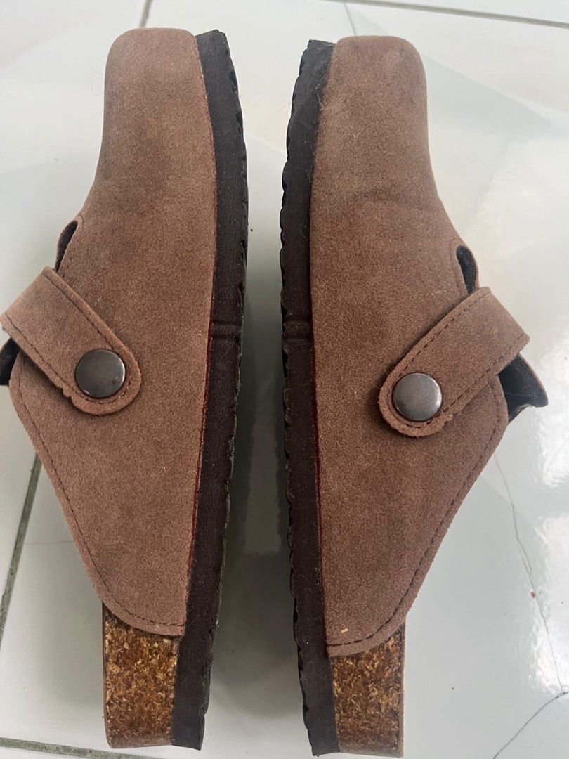 Outland Savannah Choco Brown Suede Clogs (Category: Slippers and slides) located in Manila. Submitted by deemnglcmt (Listing ID 1446120717, Image 2). Description: - Outland clogs in choco brown suede - Size 6 - Adjustable strap with buckle - Comfortable cork sole - Used only once - Affordable & Negotiable (mura na to, check the price sa pics).
