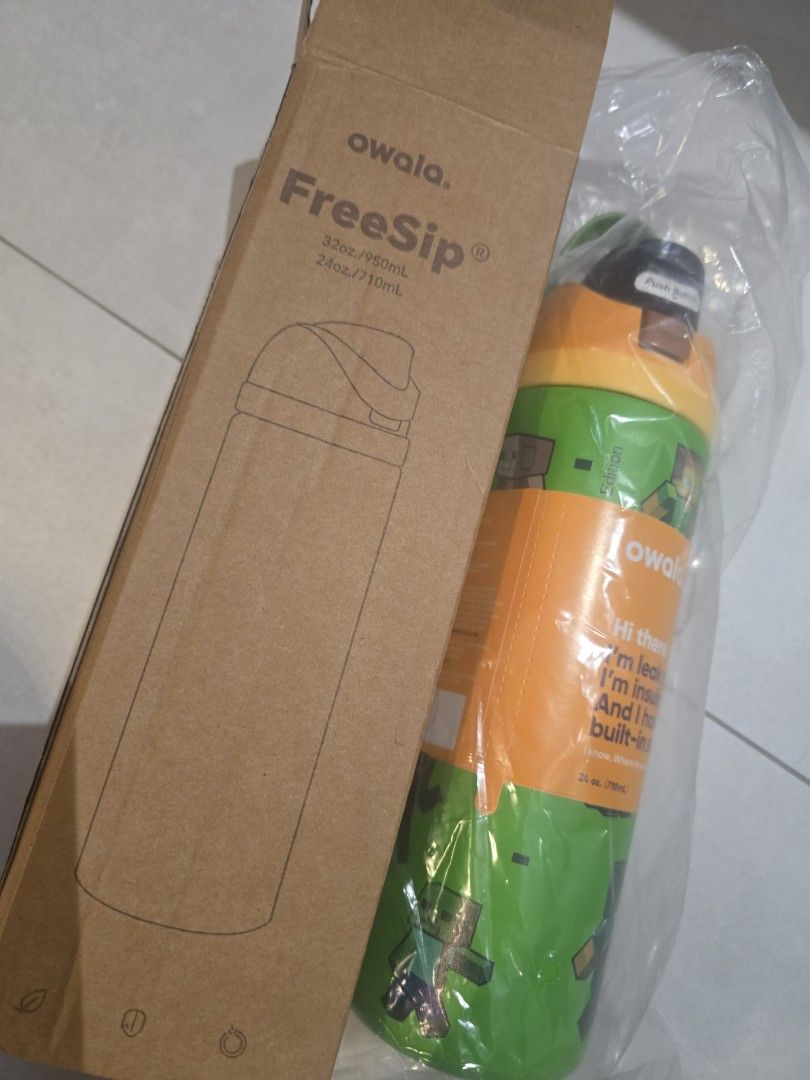 Owala FreeSip Minecraft Edition Water Bottle493054908611307520