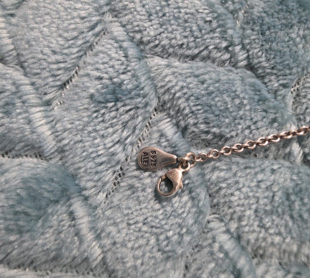 Pandora Love Bracelet (Category: Bracelets) located in Mandaluyong City. Submitted by mlstuff28 (Listing ID 1446100952, Image 2). Description: -Authentic -For small wrist.