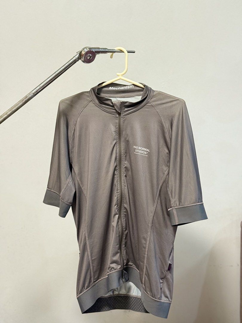 Pas Normal Studios Cycling Jersey - Grey (Large) (Category: Activewear) located in Caloocan City. Submitted by thebikebin (Listing ID 1446036355, Image 3). Description: - Pas Normal Studios cycling jersey - Short sleeves - Full zip - Features PNS logo on front and back - Standard three pockets on the back - Ideal for cycling rides.