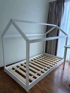 (Category: ) located in . Submitted by bigger.tiny.space (Listing ID 1445992854, Image 1). Description: .