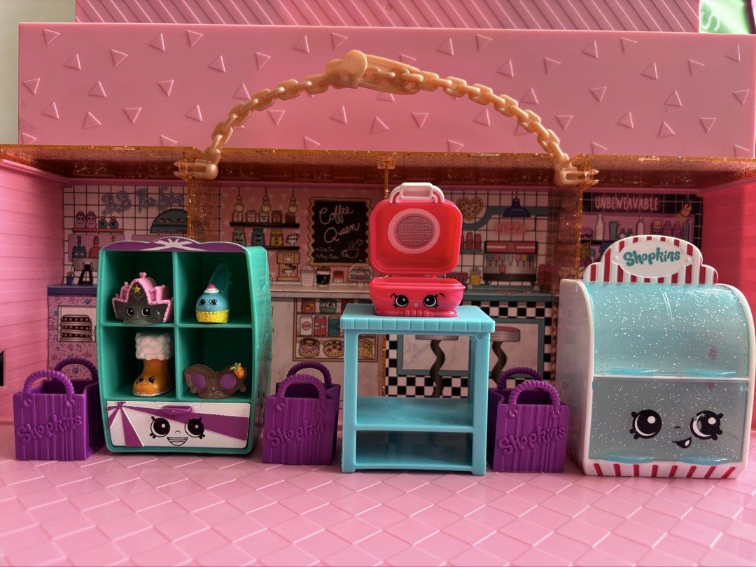 Preloved Shopkins Playset TAKE ALL (Category: Kids Toys) located in Bulacan. Submitted by lmsdeclutteringcorner (Listing ID 1437323814, Image 1). Description: Shopkins playset take all Loc: Marilao Bulacan MOP: gcash MOD: j&t courier.