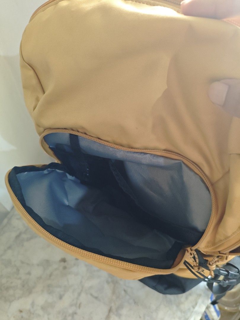 Quechua Arpenaz 500 20L Hiking Backpack Yellow (Category: Backpacks) located in Manila. Submitted by alvelagabriel (Listing ID 1446016357, Image 3). Description: - Quechua Arpenaz 500 hiking backpack -loc Antipolo Masinag - Color: Yellow - Capacity: 20L - Features: Multiple internal compartments for organization, front bungee cords for extra storage - Ideal for: Day trips, hiking - Condition: Good, with minor signs of wear .