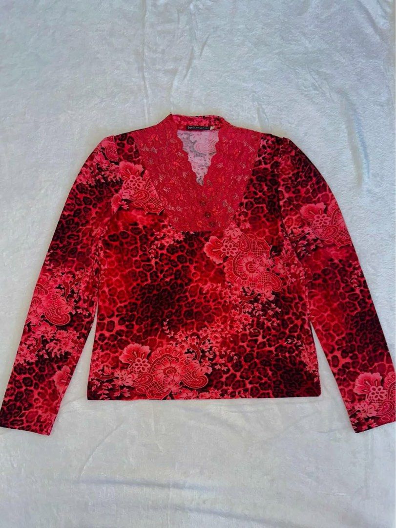 red leopard floral lace long sleeves top (Category: Blouses) located in Las Pinas. Submitted by cccurations (Listing ID 1446077365, Image 1). Description: 🔖 red leopard floral lace long sleeves top 🪡 brand: bukkystop 🪡 length: 22” 🪡 shoulder to pit: 8.5” 🪡 pit to cuff: 17” 🪡 bust: 35” 🪡 pretty leopard and floral print 🪡 with lace and button details 🔖 ₱200 🔖 comment “mine” to get the item! 🔖 comment “next” if you’re willing to get the i