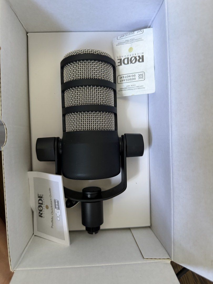 Rode PodMic Dynamic Podcasting Microphone 4 pcs