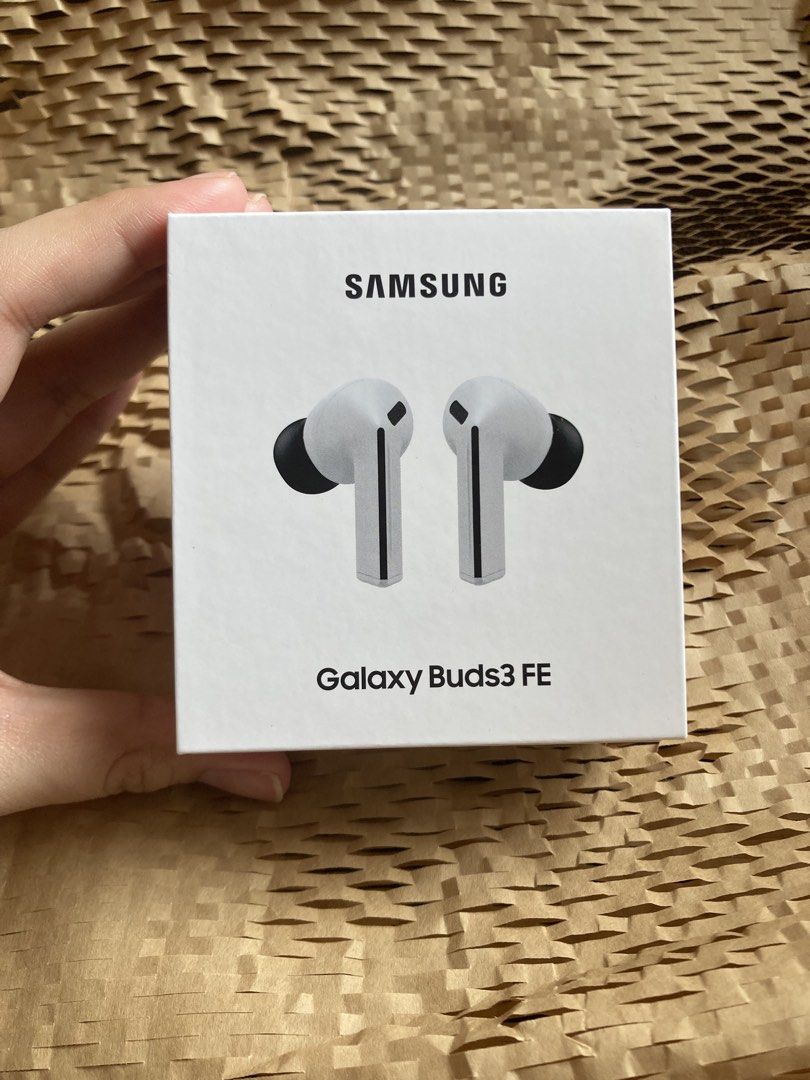 Samsung Galaxy Buds3 FE (Negotiable) (Category: Earphones) located in Manila. Submitted by re.homed (Listing ID 1446063338, Image 1). Description: - Samsung Galaxy Buds3 FE - Color: Gray (soft gray almost white) - Unused / Sealed - Original Free shipping within Metro Manila .