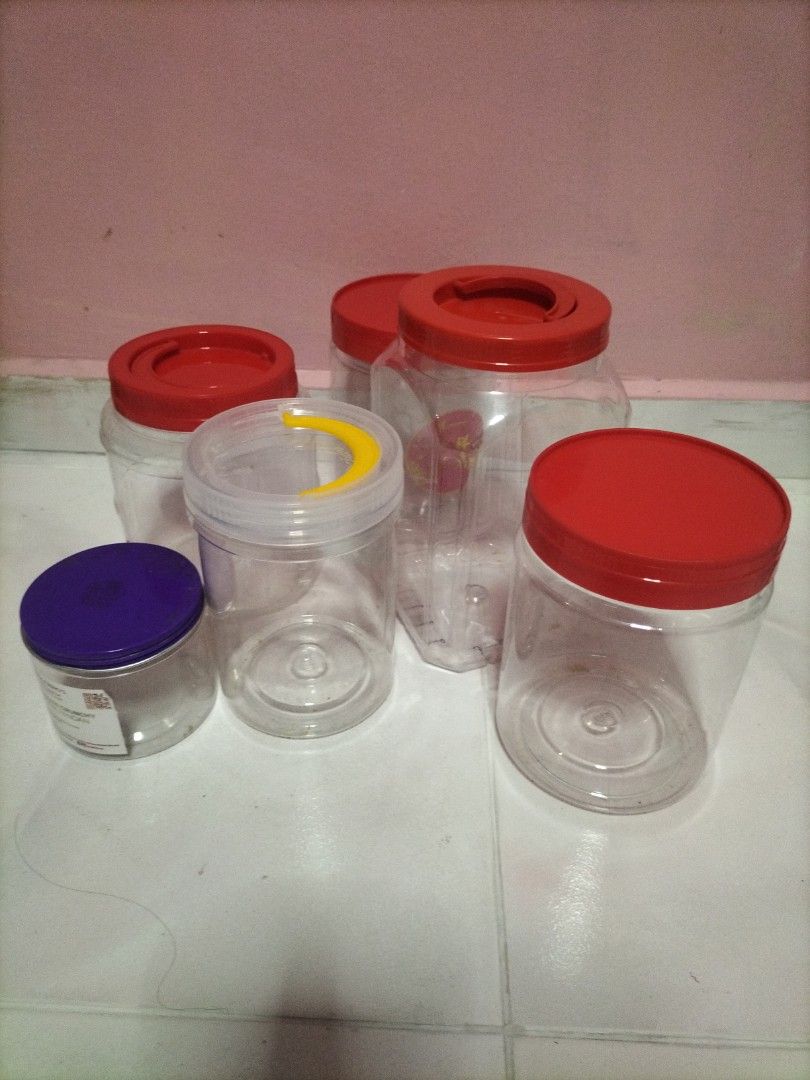 Set of 6 Clear Plastic Jars with Red and Blue Lids
