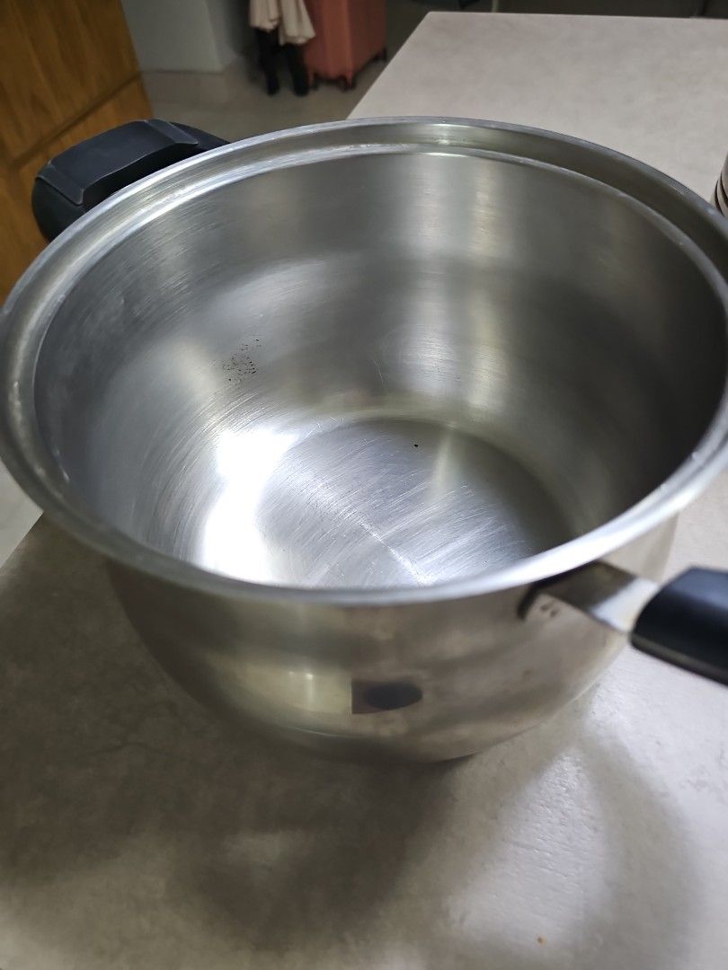 Stainless Steel Pot with Black Handle493034728190136322