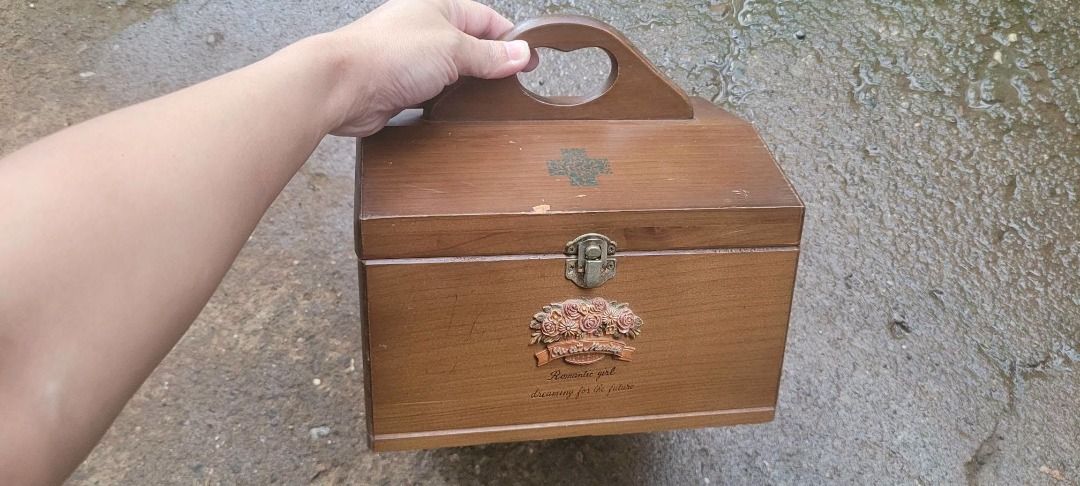 STORAGE WOOD BOX (Category: Storage Boxes & Baskets) located in Sablan. Submitted by gongonshelley12 (Listing ID 1446139544, Image 1). Description: 👉👉250 ONLY👈👈 GANDA NETO MGA MADAM PAGLAGYAN NIO NG KUNG ANU ANO EXCELLENT PA PO XA MALINIS DIN LOOB.