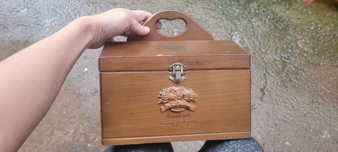 STORAGE WOOD BOX (Category: Storage Boxes & Baskets) located in Sablan. Submitted by gongonshelley12 (Listing ID 1446139544, Image 2). Description: 👉👉250 ONLY👈👈 GANDA NETO MGA MADAM PAGLAGYAN NIO NG KUNG ANU ANO EXCELLENT PA PO XA MALINIS DIN LOOB.